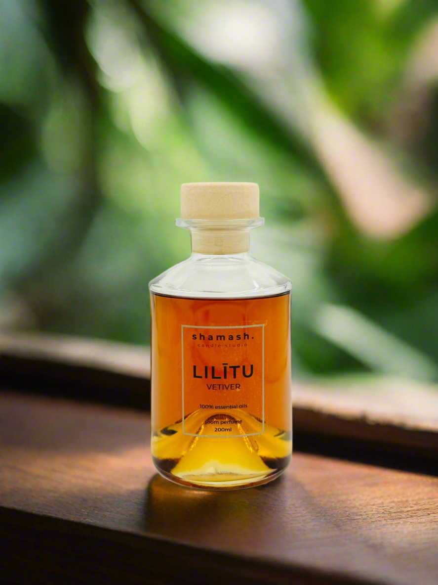 LILĪTU - VETIVER ROOM PERFUME